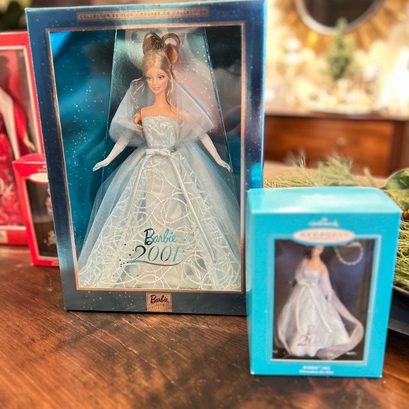 Bonus Full Set of 8 New Year's Collector Edition
2000, 2001, 2002, & 2003 Barbie - Picture 4 of 14